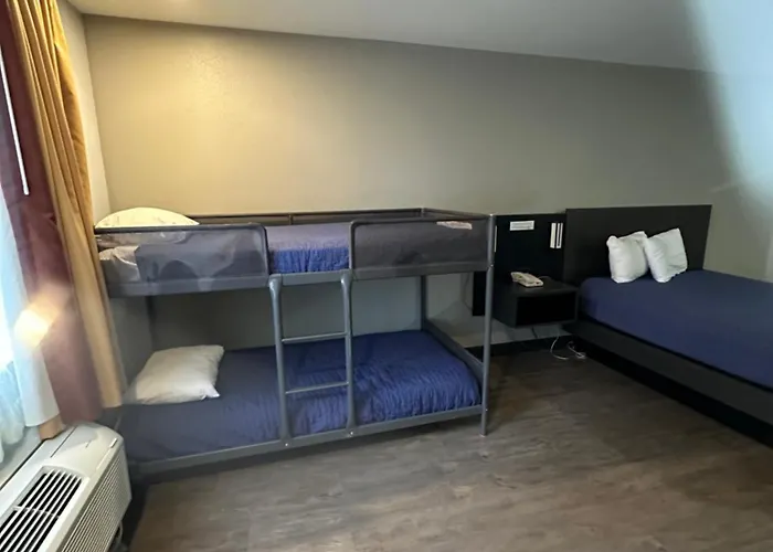 Hotel Pinetop Studio Suites 2*