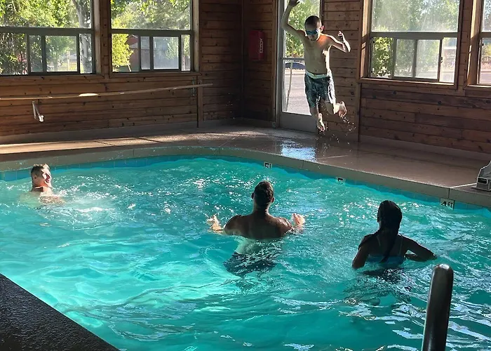 Hotel Pinetop Studio Suites 2*