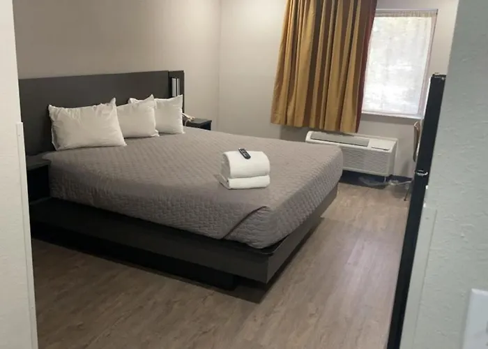 Pinetop Studio Suites Hotel