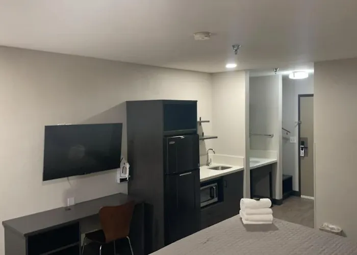 Pinetop Studio Suites Hotel 2*