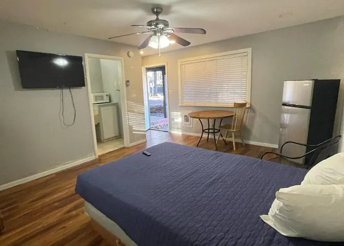 Pinetop Studio Suites Hotel 2*