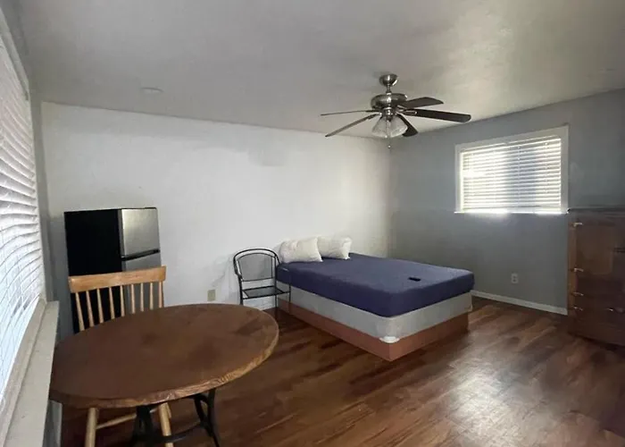 Pinetop Studio Suites Hotel 2*