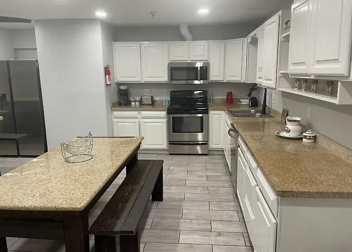 Pinetop Studio Suites Hotel 2*
