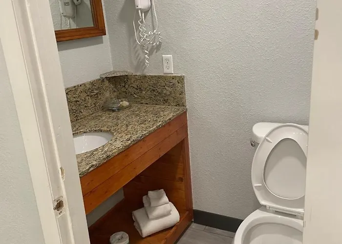 Hotel Pinetop Studio Suites 2*
